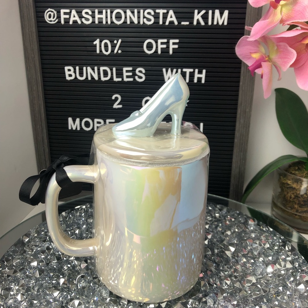 New RARE HTF Disney & Rae Dunn Cinderella mug with glass slipper topper - Picture 4 of 11